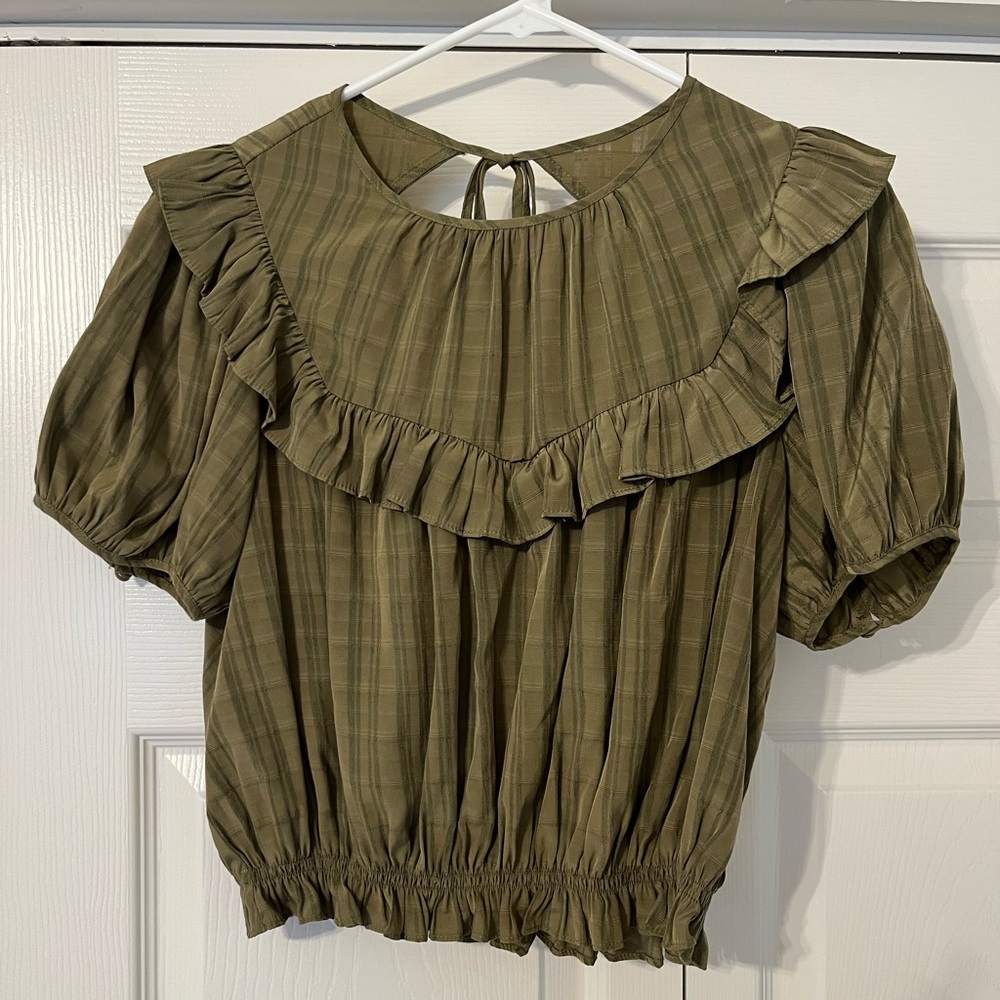 Cropped olive green blouse!